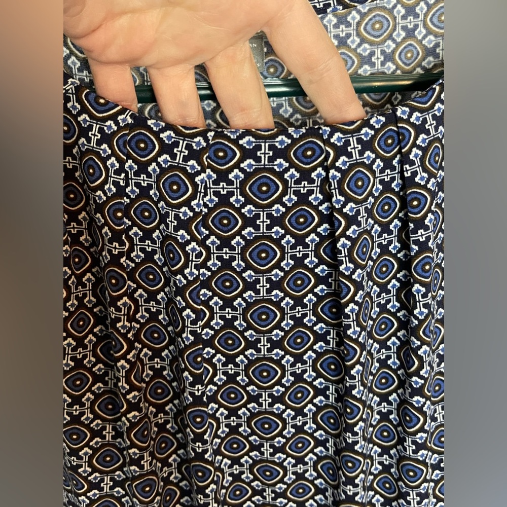 Roz & Ali EUC Sleeveless Blouse with Elastic Waist
